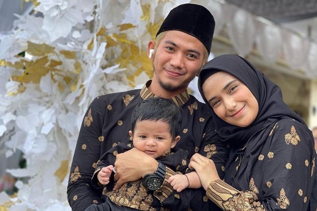 Pamer Foto Mesra, Rizki...