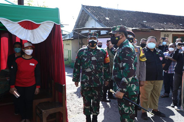 Panglima TNI Imbau Warga...
