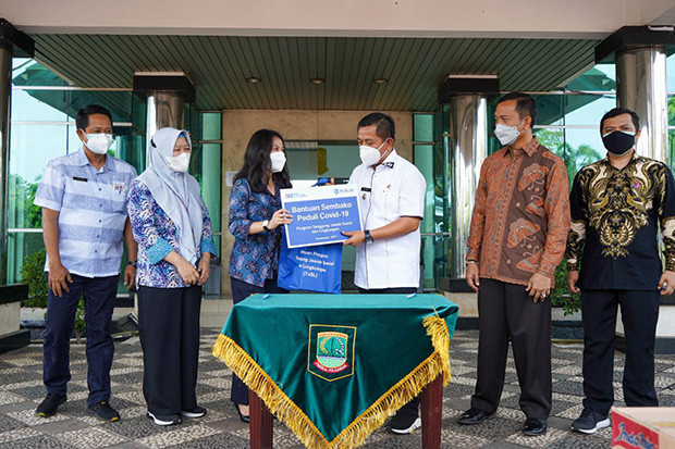 Peruri Salurkan Bantuan...