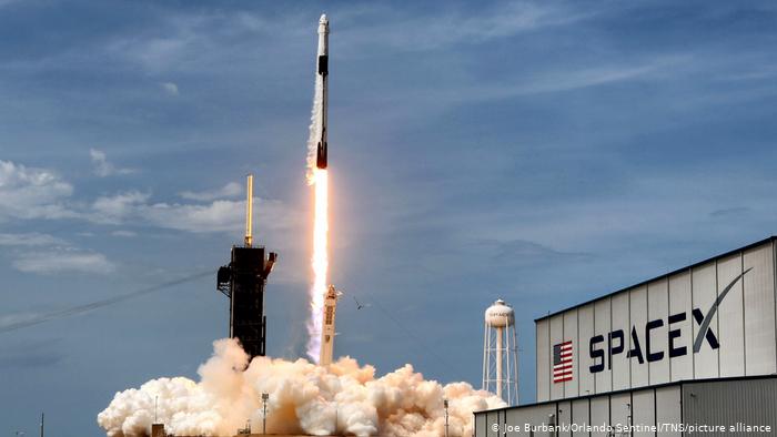 SpaceX Dapat Kontrak...