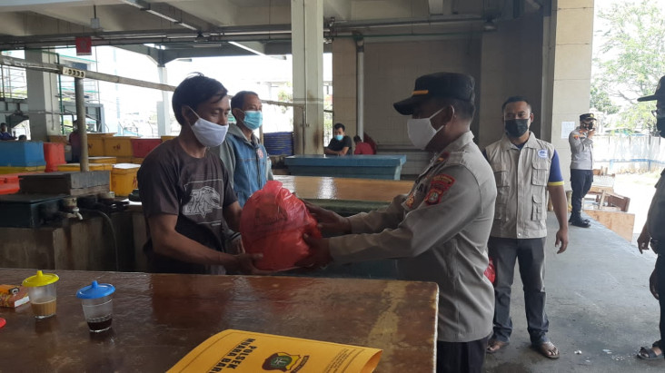 Gandeng Pedagang dan...