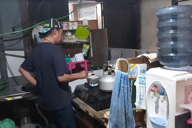 PPKM Level 4 di Surabaya,...