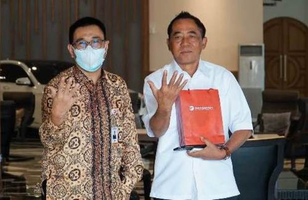 Temui Mantan Bupati...