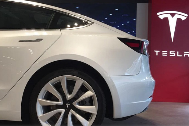Model Y dan Model 3...
