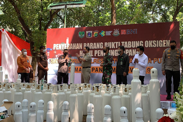 Di Tengah Pandemi, Polisi...
