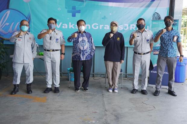 Jasa Raharja Gelar Vaksinasi...