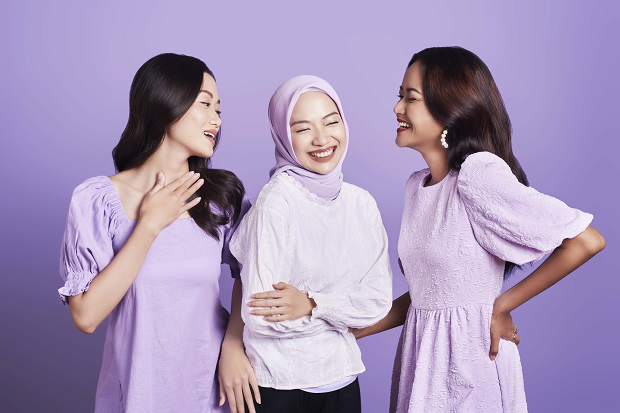 Cantik di Balik Masker,...