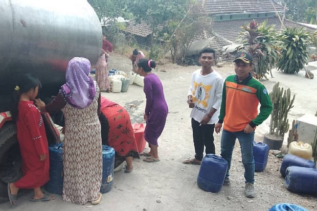 Ribuan Warga Lereng...