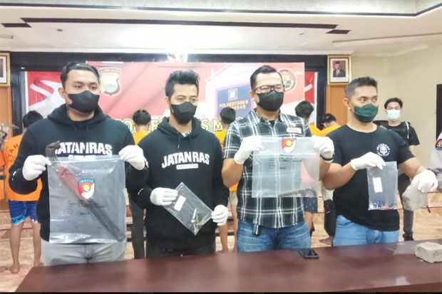 Juru Parkir Tewas Dikeroyok...