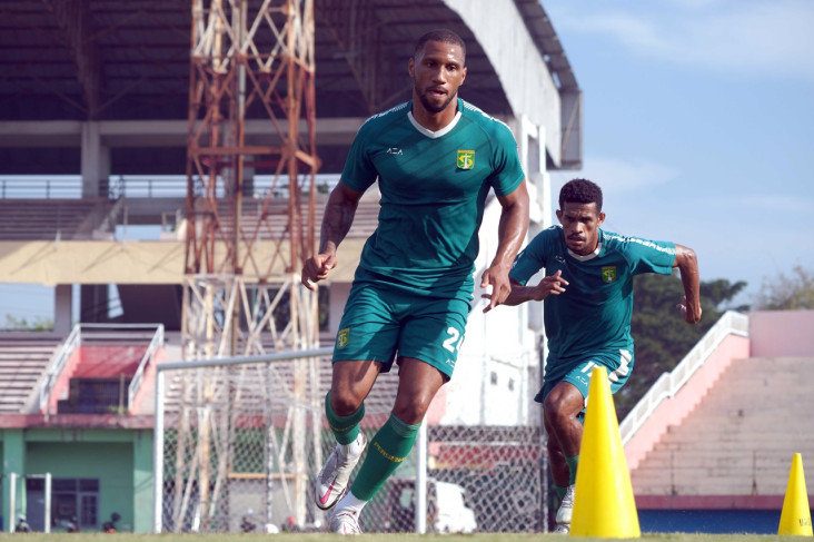 Persebaya Surabaya Dihantam...