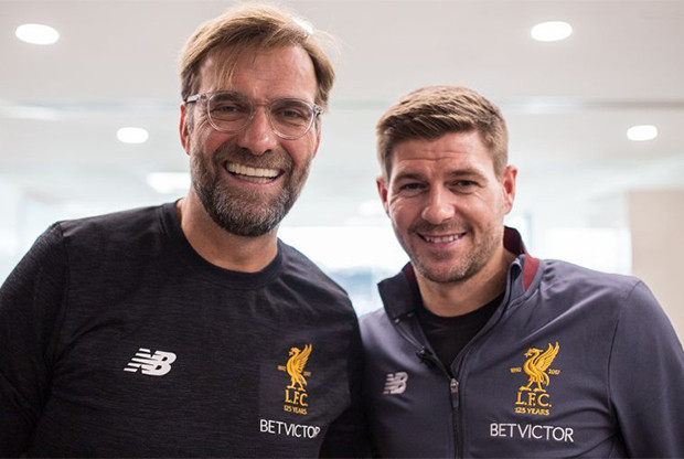 Steven Gerrard Tepis...