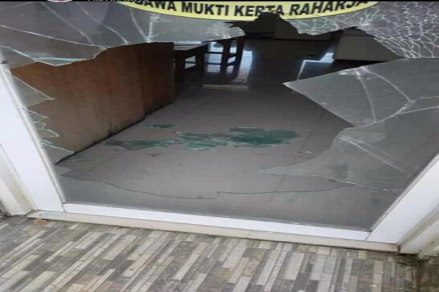 Aksi Brutal Gemparkan...