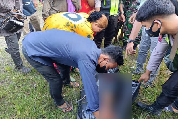 Warga Temukan Febri...