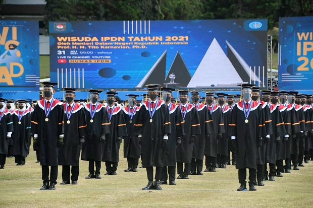 Mendagri Minta Wisudawan...