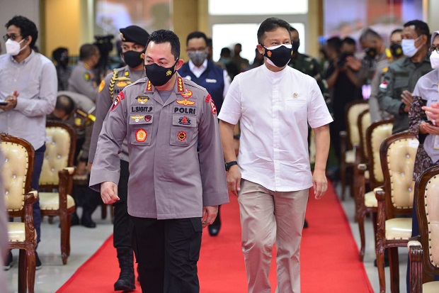 Kapolri Luncurkan Gerakan...