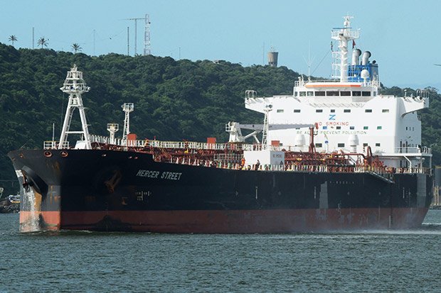 Kapal Tankernya Diserang,...