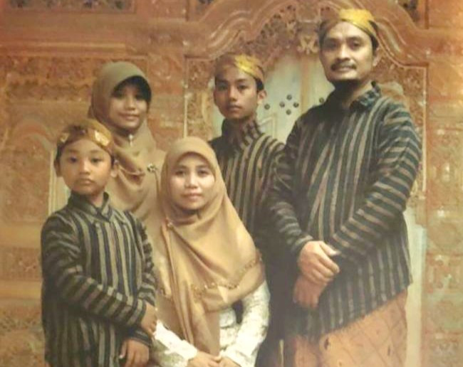 Menyedihkan, Pasutri...