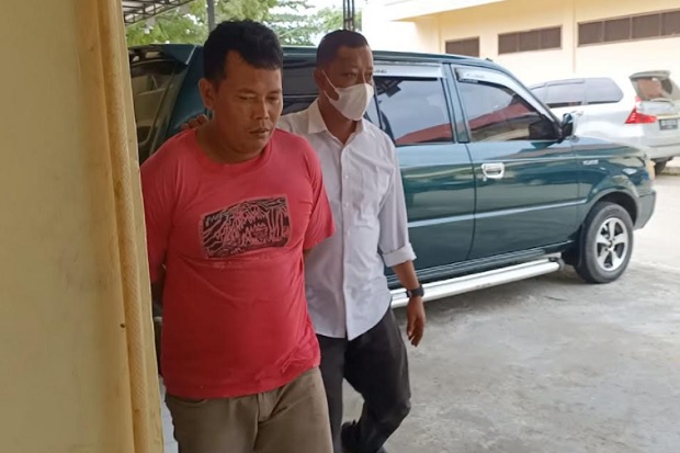 Keji! Seorang Ayah di...