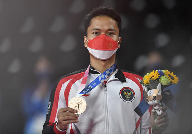 Anthony Ginting Akhiri...