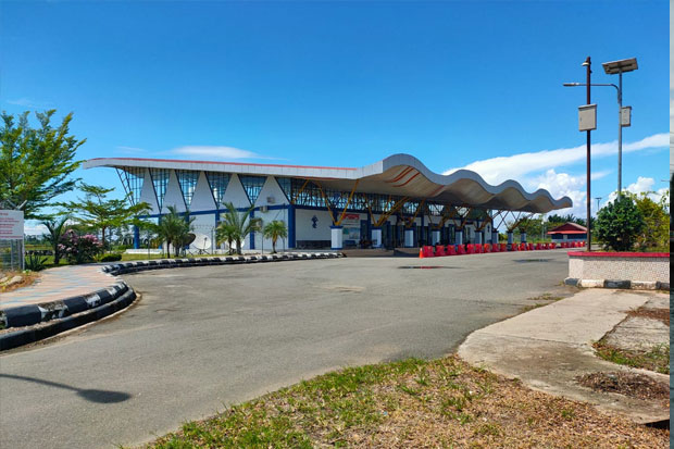 Penerbangan di Bandara...