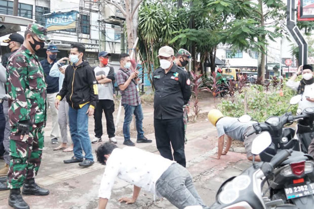 Perpanjangan PPKM di...