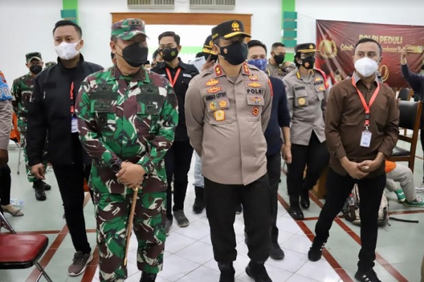 Polda Jateng Gelar Vaksinasi...