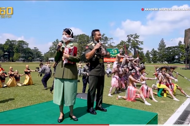 Persembahkan Tarian...