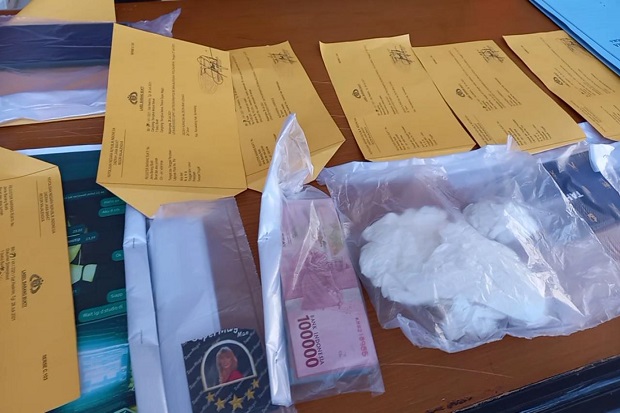 Tisu Obat Kuat dan Mobil...