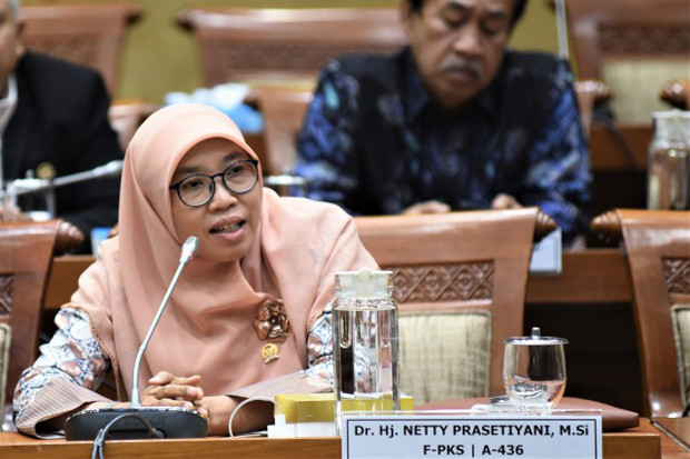 PPKM Level 4 Terus Diperpanjang,...