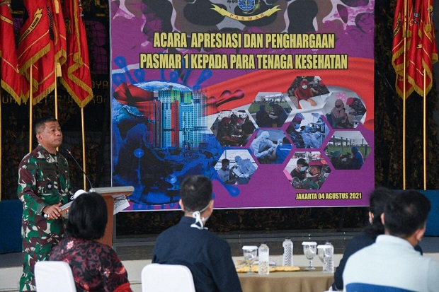 Korps Marinir Berikan...
