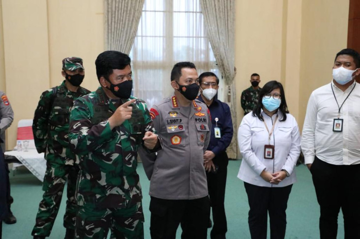 Pimpin Rapat Penanganan...