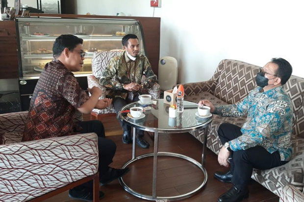 Edy Manaf Temui Rokhmin...