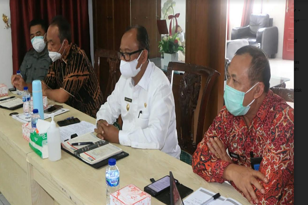 Banyak Pejabat Terkonfirmasi...