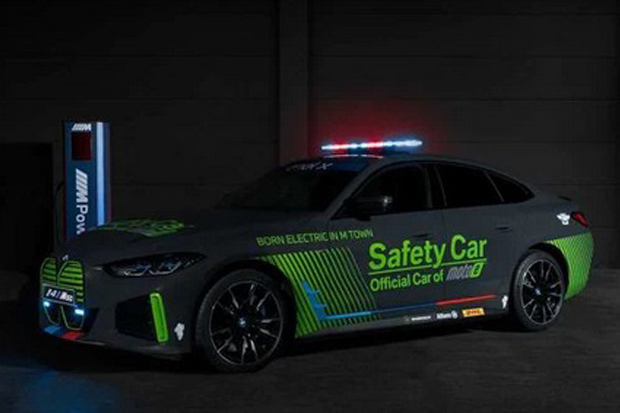 Mobil Listrik BMW i4...