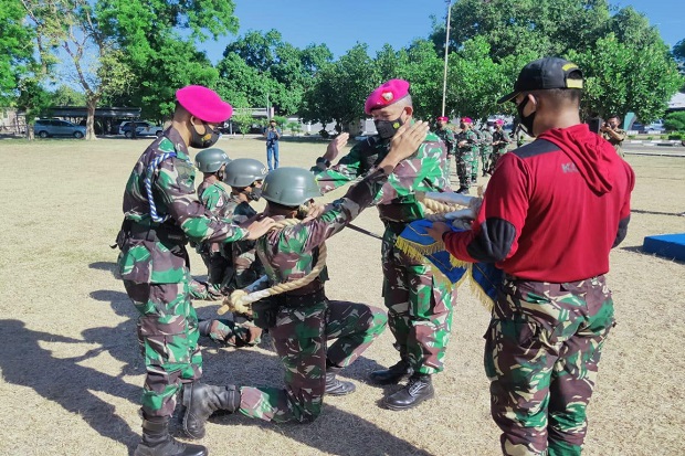 Dapatkan Baret Ungu,...