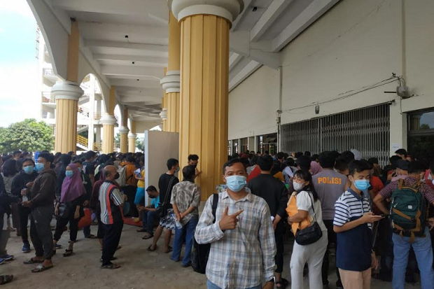 Vaksinasi Berbuntut...