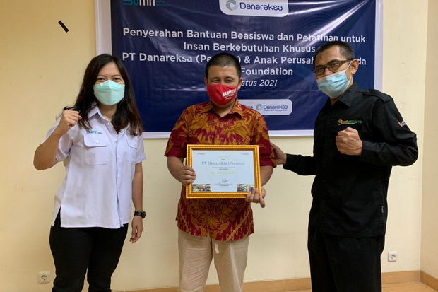 Konsisten Bantu Penyandang...