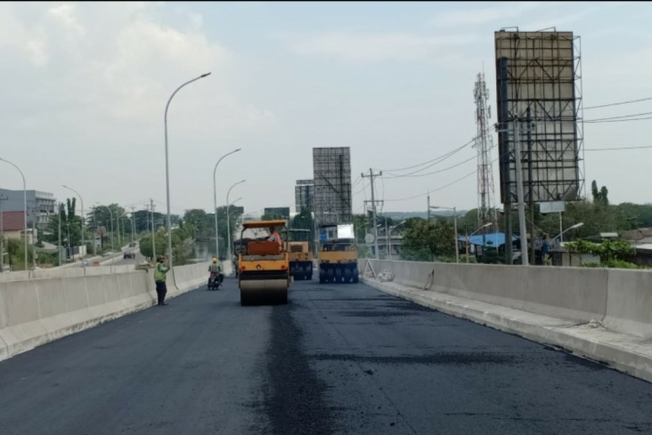 Jalan Layang Hampir...