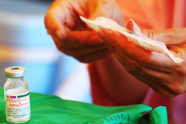 Lumpuh Setelah Disuntik...