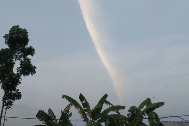 Viral Fenomena Awan...