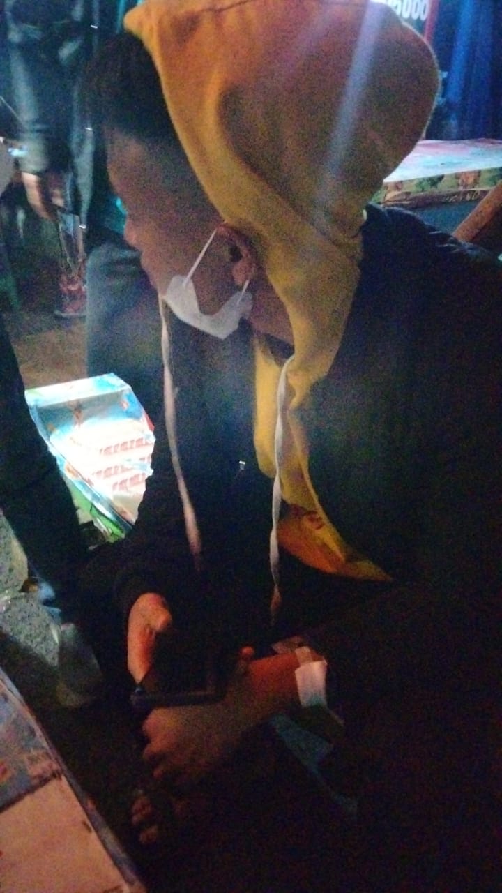 Kehabisan Bensin di...