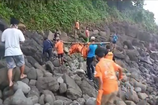 Sadis! Saudara Angkat...
