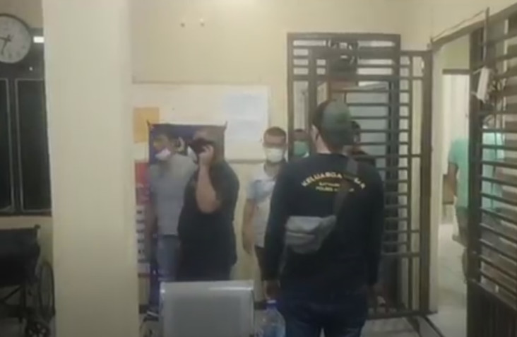 Ketua DPRD Labura Sesalkan...