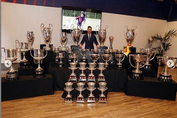 Lionel Messi Tak Sendiri