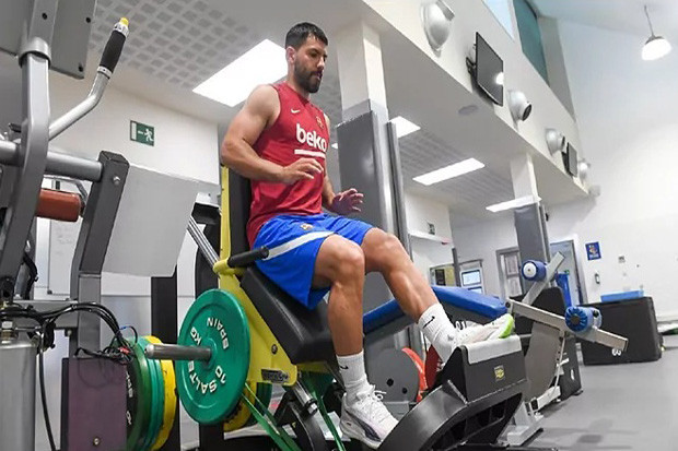 Cedera Tendon, Aguero...