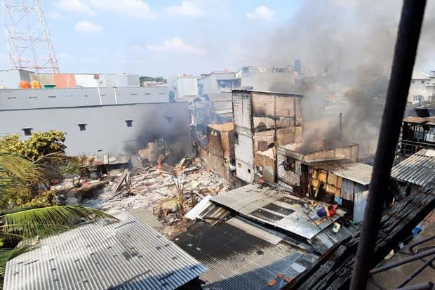 48 Rumah Ludes Terbakar...