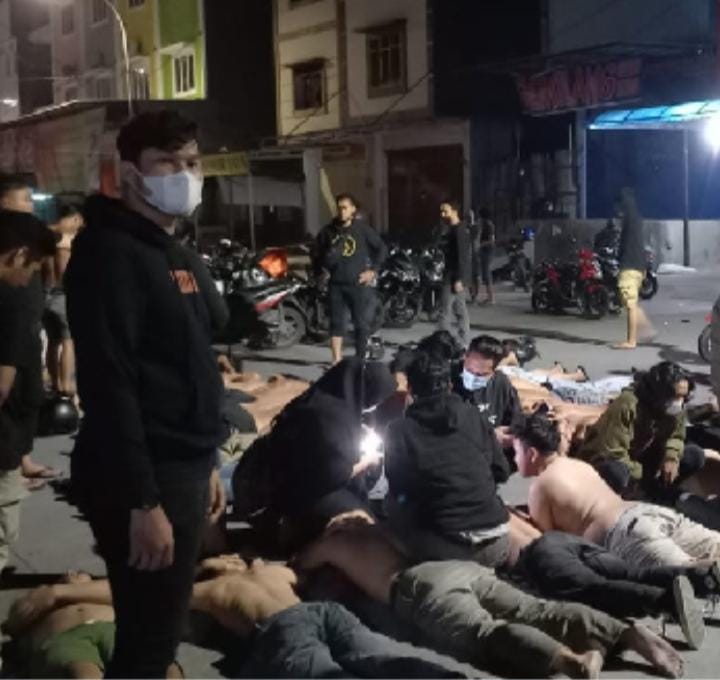 Tak Kapok, Tarung Bebas...