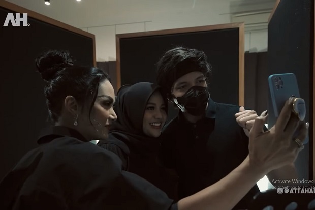 Perdana Video Call Raul...