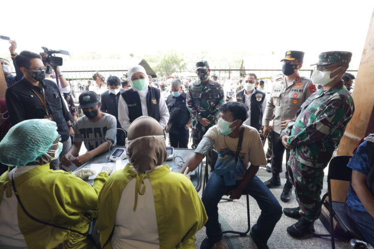 Gelar Vaksinasi Tahap...