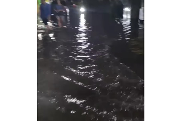 Hujan Deras Semalam,...